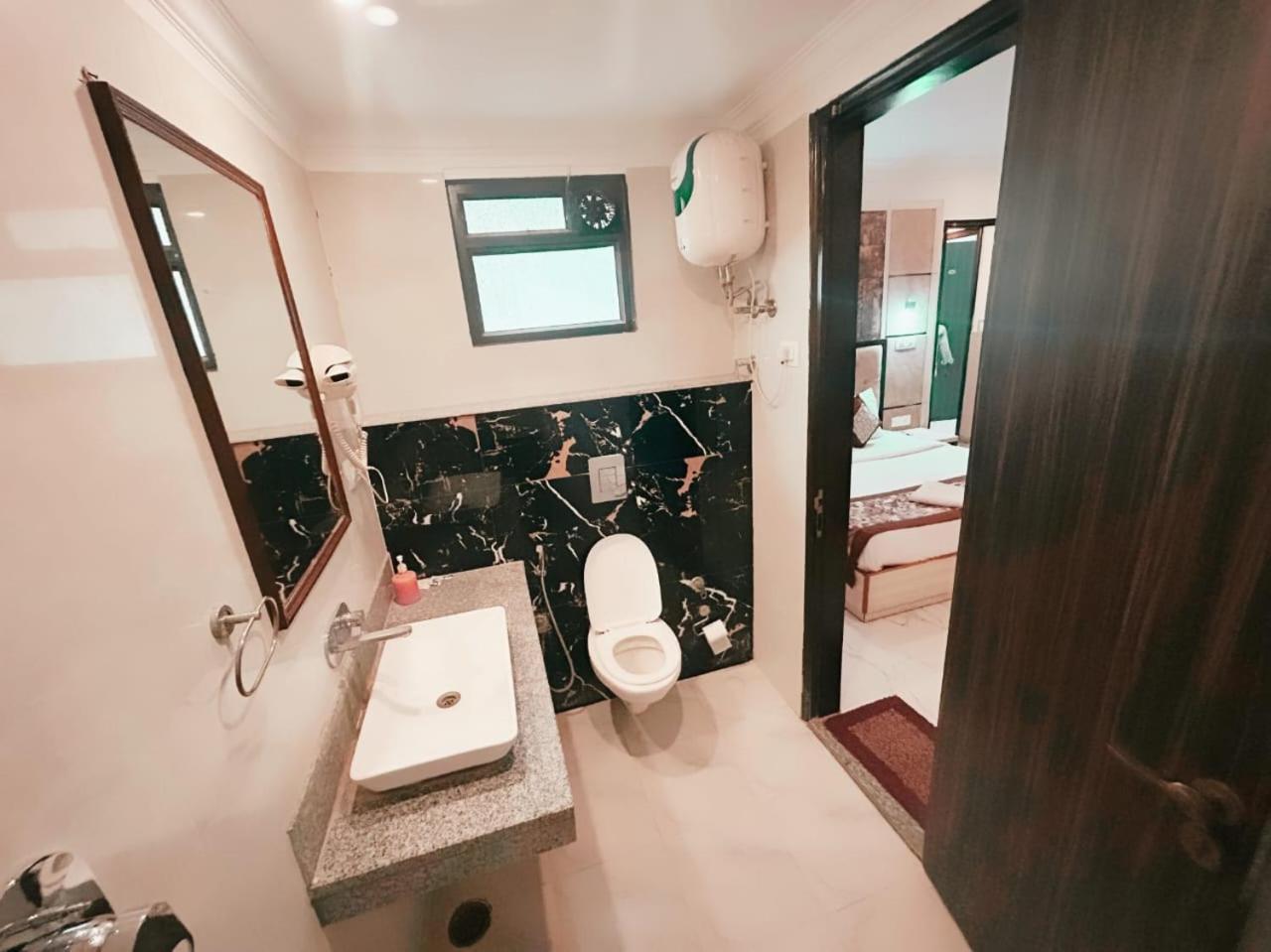Hotel Almora Inn - Near By Delhi International Airport - With Free Airport Pickup And Drop New Delhi Luaran gambar