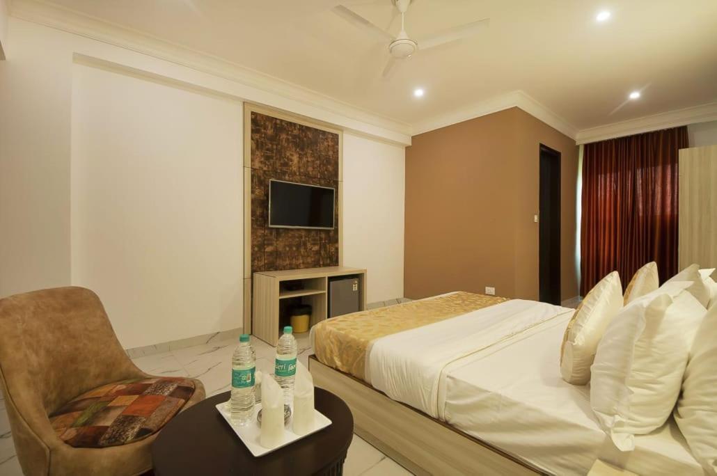 Hotel Almora Inn - Near By Delhi International Airport - With Free Airport Pickup And Drop New Delhi Luaran gambar